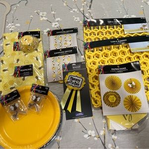 HONEY BEE DECORATING ITEMS.
